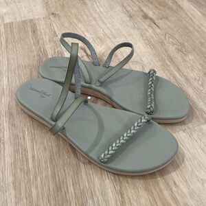 NEW Women’s Universal Thread Tommie Sandals